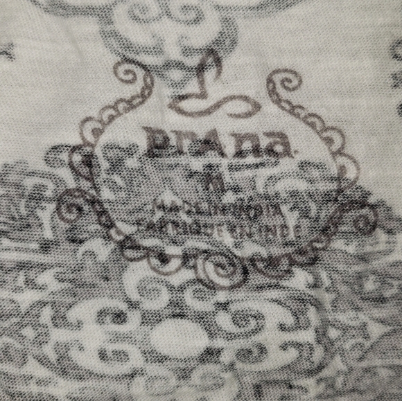 prAna| Sleeveless Tank Top with Mandala Patterns - Picture 2 of 4